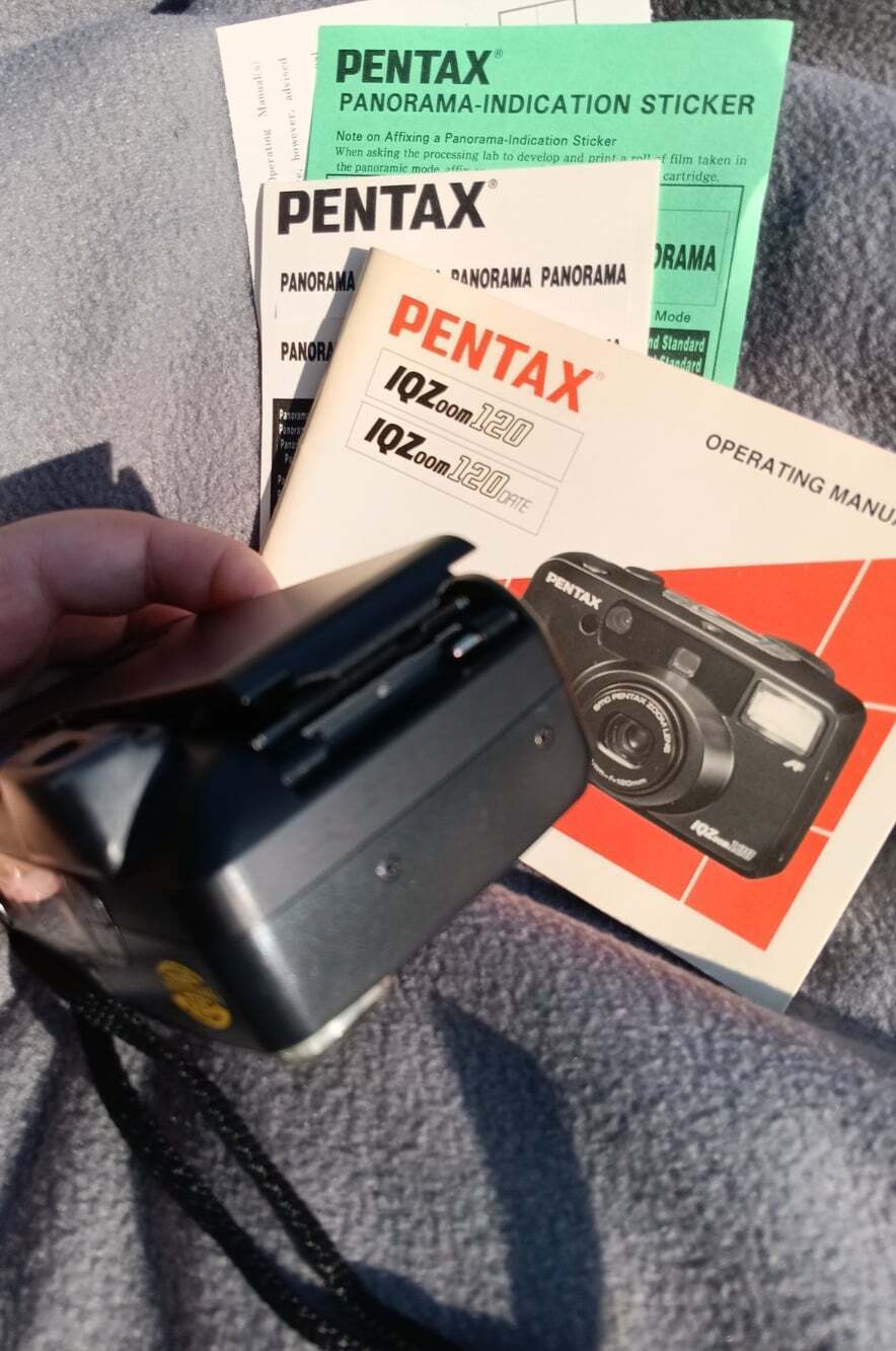 Pentax IQZoom 120 35mm Film Camera 38‑120mm Zoom w/ Manual & Strap Tested As‑Is - Picture 4 of 7